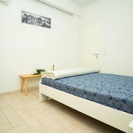 Homey Renovated 1 Bedroom Apartment In Kesariani Athén Kültér fotó