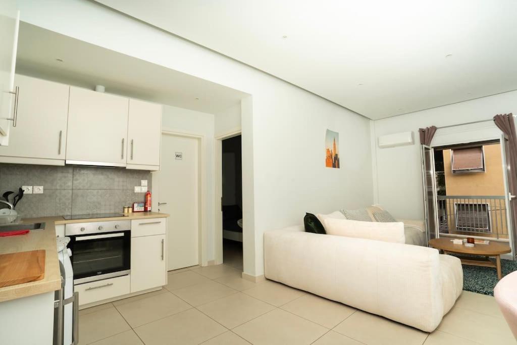 Homey Renovated 1 Bedroom Apartment In Kesariani Athén Kültér fotó