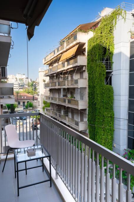 Homey Renovated 1 Bedroom Apartment In Kesariani Athén Kültér fotó